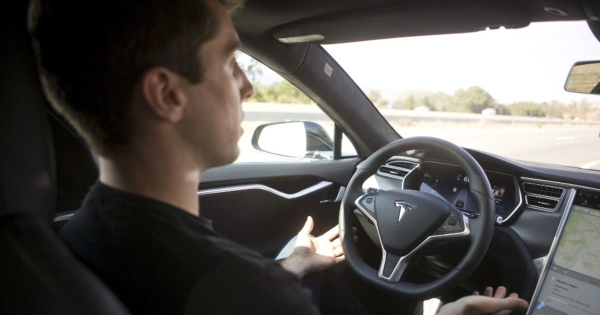 Tesla Lays Off Autopilot Workers Report Says De Yuan