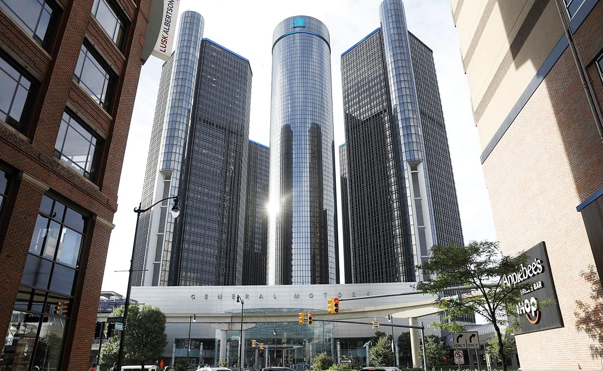 GM employees take buyouts